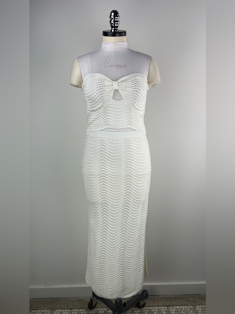 💚 3803. Off White Crochet Top & Skirt Set